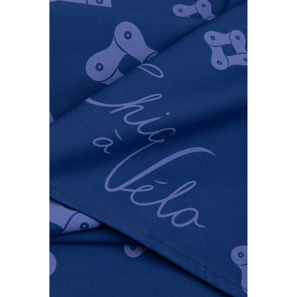 Scarf with bike chain pattern